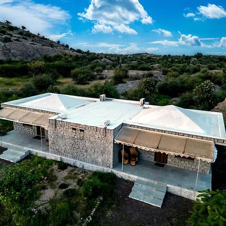 Отель Clarks Safari Jawai Jawai Bandh Экстерьер фото