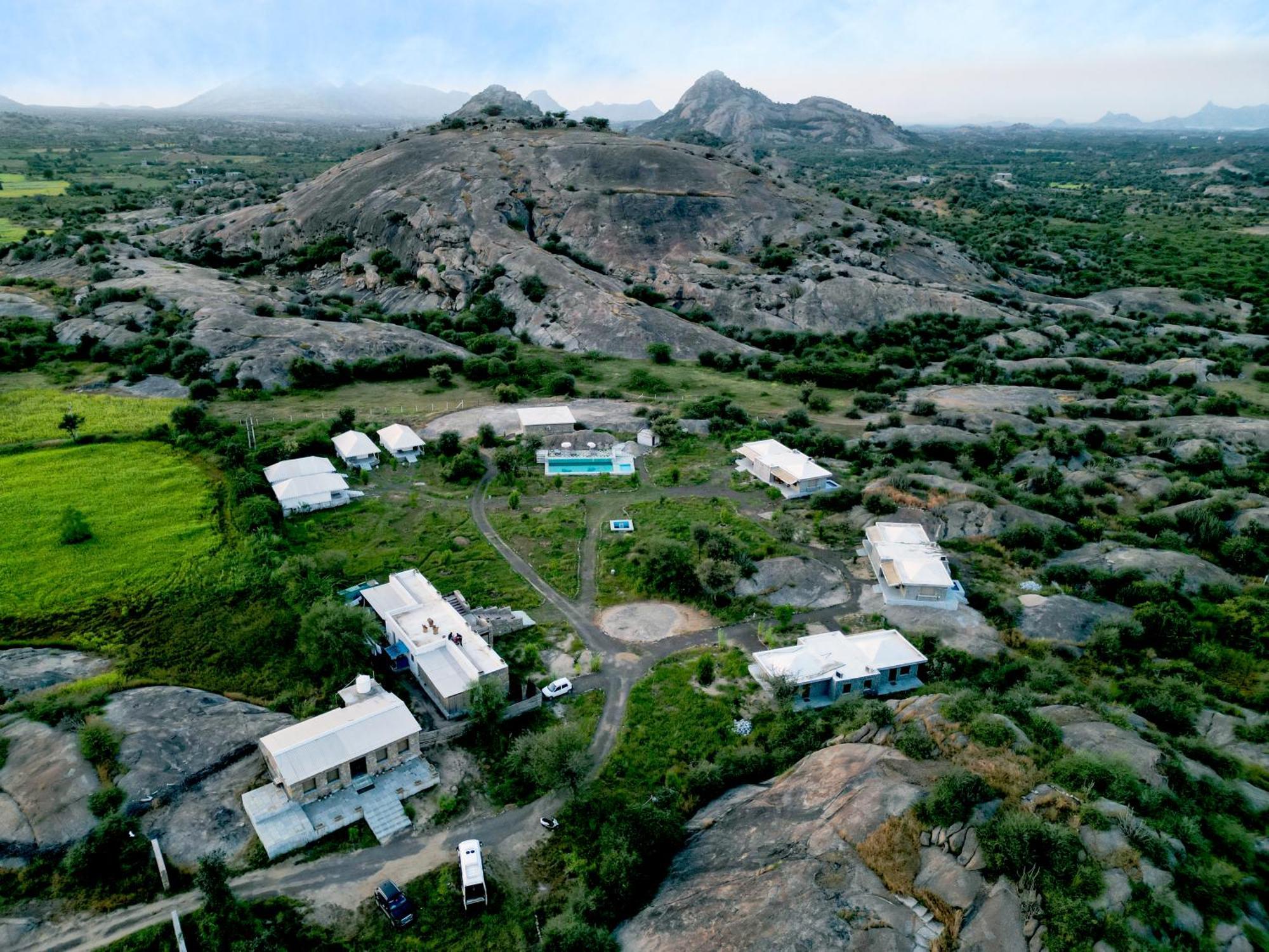 Отель Clarks Safari Jawai Jawai Bandh Экстерьер фото